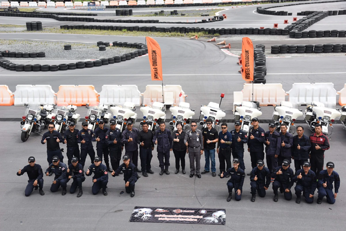 เปิดประวัติสุด Exclusive  “ผู้หมวดผึ้ง” ตำรวจนางฟ้า มากความสามารถ หญิงแกร่งในภารกิจทีมจักรยานยนต์เกียรติยศ (รายละเอียด)