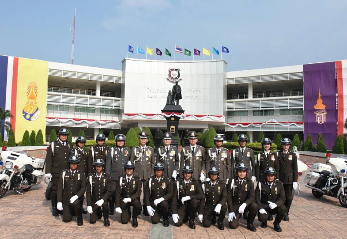 เปิดประวัติสุด Exclusive  “ผู้หมวดผึ้ง” ตำรวจนางฟ้า มากความสามารถ หญิงแกร่งในภารกิจทีมจักรยานยนต์เกียรติยศ (รายละเอียด)