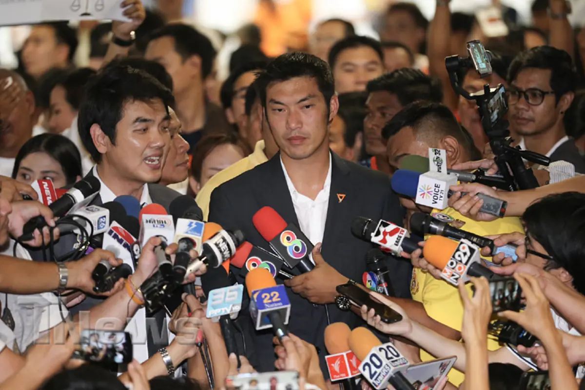 มั่นใจขนาดไหนก็เสียว!! ทำไม “ธนาธร” ถอยตั้งหลักไกล  ขอศาลรธน.ขยายเวลาเพิ่ม  30 วันแจง “หุ้นวี-ลัค มีเดีย”