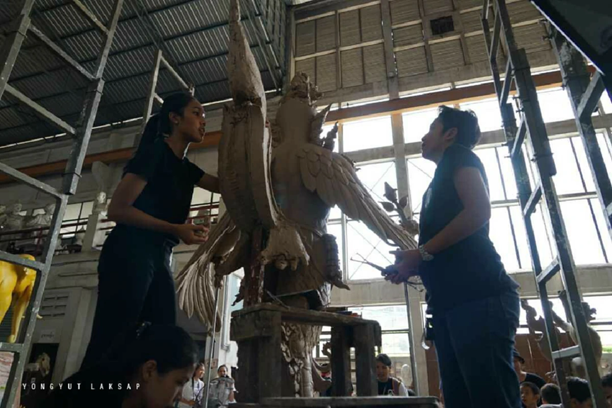 น่าประทับใจ!!เด็กๆดูงานเบื้องหลังงานช่างสิบหมู่ ถวายงานพระบรมศพในหลวงร.9 เอ่ย ในหลวงยิ้มให้หนู