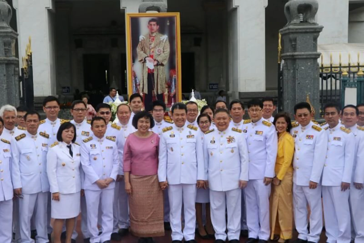 สถ. ถวายผ้าพระกฐินพระราชทาน วัดโสธร ยอดเงินร่วม 3 ล้านบาท