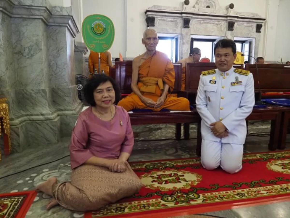 สถ. ถวายผ้าพระกฐินพระราชทาน วัดโสธร ยอดเงินร่วม 3 ล้านบาท