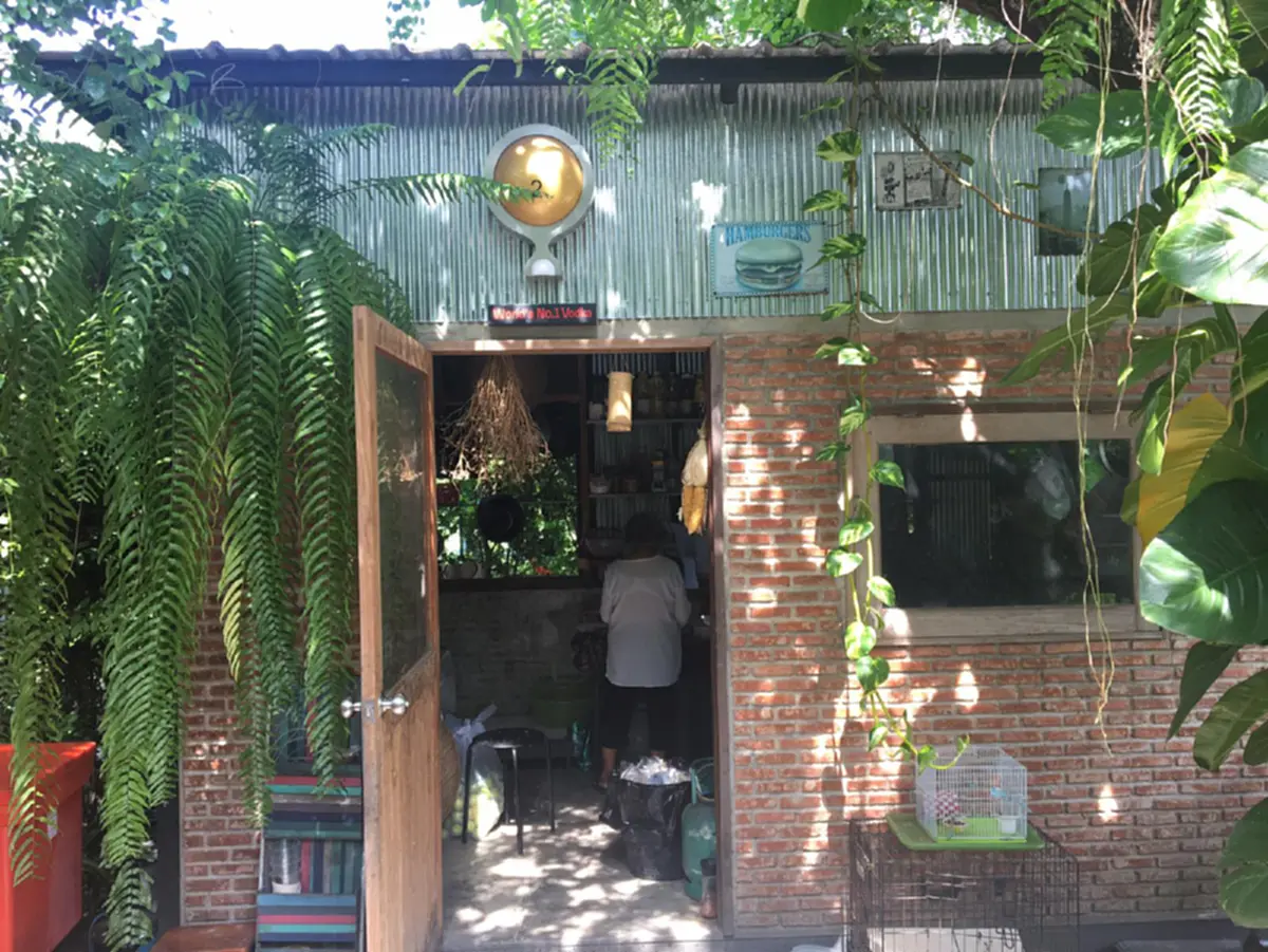 บ้าน ๑,๐๐๐ไม้ cafe&farm   ร้านกาแฟตามรอยในหลวง  สวรรค์ของคนรักต้นไม้ สวนสนุกของทุกคนในครอบครัว