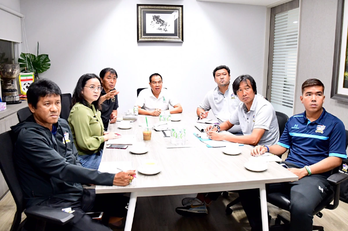 สมาคมกีฬาฟุตบอลเเห่งประเทศไทยประชุมร่วมสต๊าฟโค้ช ทีมชาติไทย ยู23 เพื่อเตรียมพร้อมก่อนลุยซีเกมส์ ครั้งที่ 29