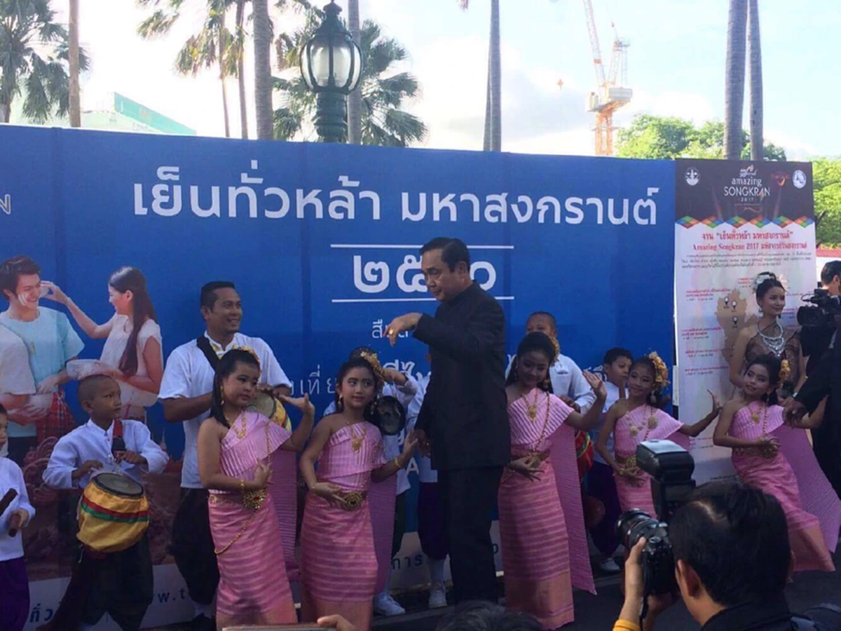 โถ..เจอเด็กถาม !?!?  "นายกฯ" ดุไหมครับ ผมกลัว ...อย่างนี้จะตอบยังไงดี???