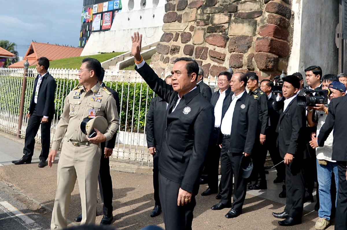 เมื่อสองเสือพบกัน !!! เผยภาพ  "ทหารเสือราชินี" เจอ "ทหารเสืออีสาน" ที่โคราช ...ดูกันเลยเป็นยังไง (มีภาพ)