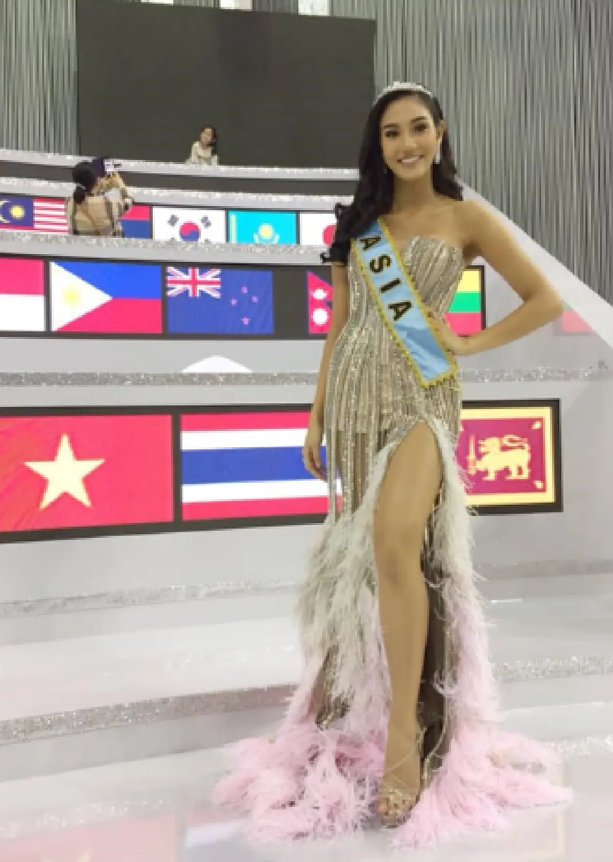 "บุ๋ม ปนัดดา" โพสต์ไอจีปลื้มปริ่ม หลัง "นิโคลีน พิชาภา" คว้ามงกุฎรองชนะเลิศอันดับ 1 Miss World 2018
