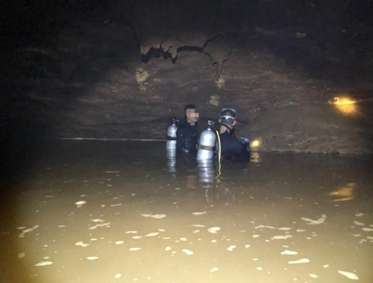 ***นับถือน้ำใจ ! "เล็ก ฝันเด่น" ลงพื้นที่ร่วมตามหา 13 ชีวิต เชื่อทุกคนยังปลอดภัย !?