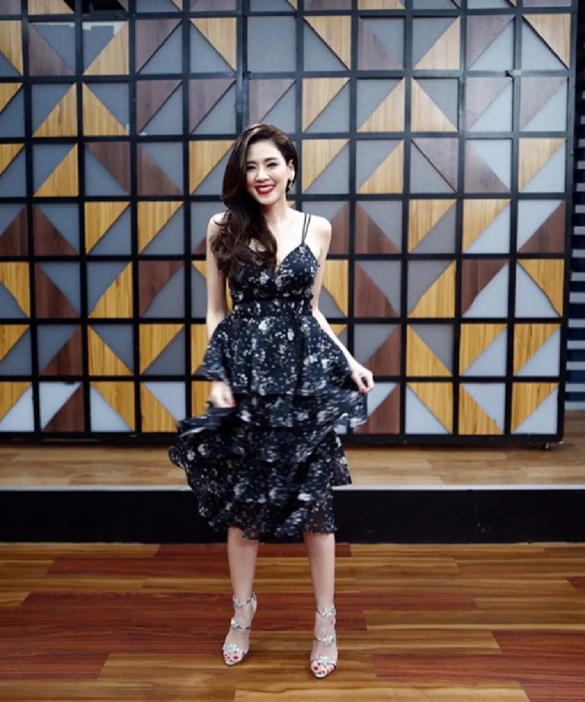 แซ่บสะท้านจนสามีหลง!!! "เอ๋ พรทิพย์" เผยเคล็ดลับเด็ด มัดใจสามี "ป๋อ ณัฐวุฒิ" แบบอยู่หมัด บอกเลยไม่ธรรมดา!!!