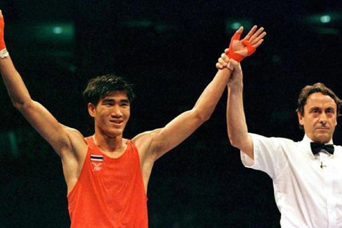 ผลพวงล้มละลาย "รองปลัดยธ." ชี้ "สมรักษ์"ต้องออกราชการ เจ้าตัวยิ้มสู้ชีวิต ยึด"พี่ระ เขาทราย" ตัวอย่างล้มแล้วลุกได้