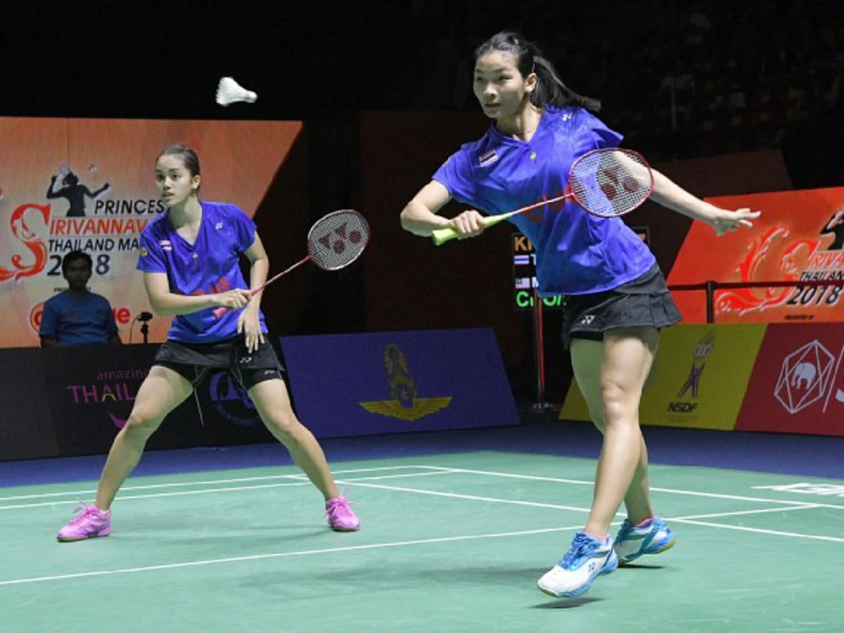 โชว์ฟอร์มสุดร้อนแรง!!หญิงคู่ "จงกลพรรณ-รวินดา"โชว์ฟอร์มดุไล่ตบเเดนมังกรชนะขาดลอย ศึก badminton India Open 2018