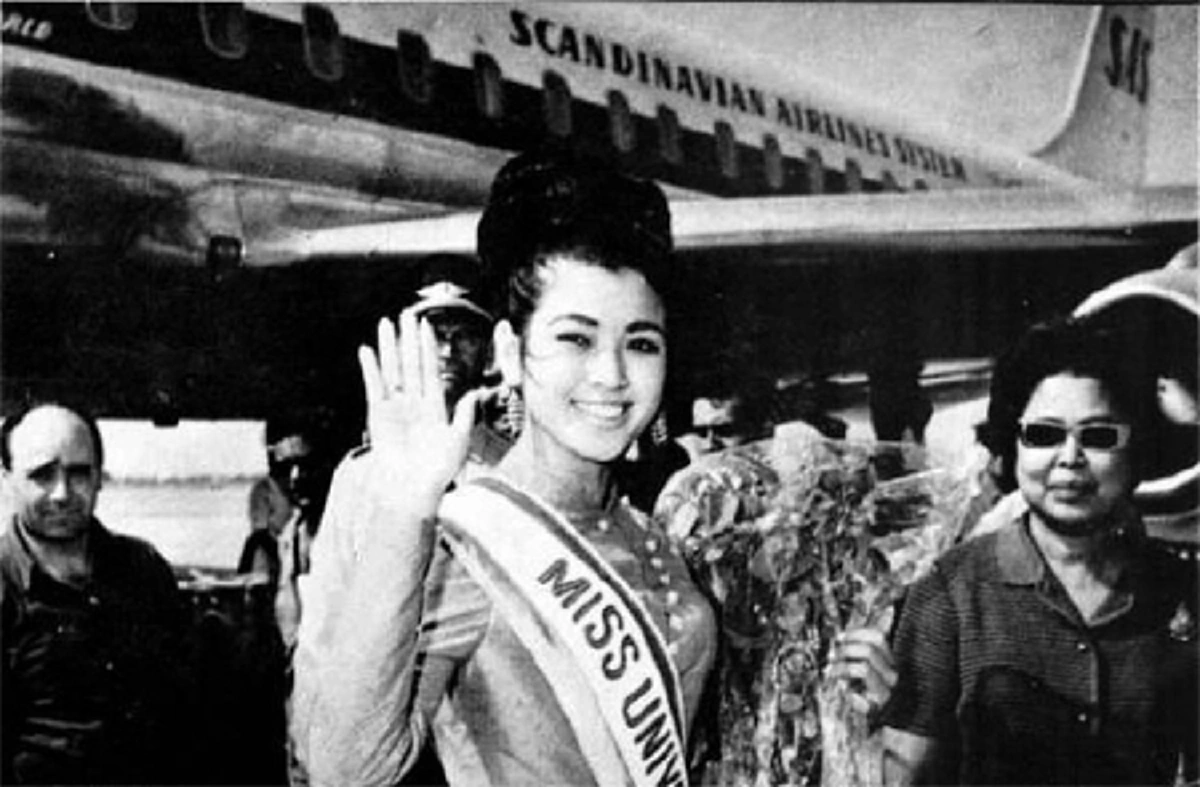 ย้อนชมภาพประวัติศาสตร์!!  คลื่นมหาชนนับล้าน รอรับ   "ปุ๊ก อาภัสรา หงสกุล"  นางงามจักรวาลคนที่ 14 ของโลก  ทำคนไทยลุ้น หรือภาพวันนั้นจะกลับมา?