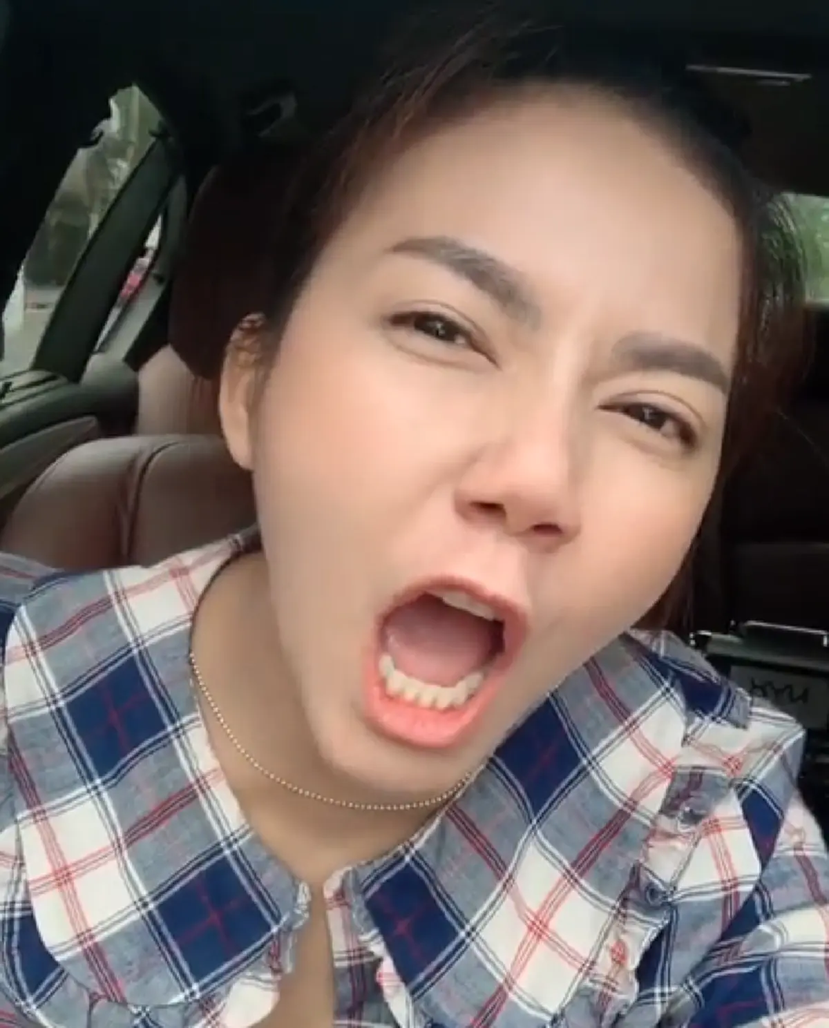 จ๊ะ อาร์สยาม โพสต์คลิปหัวร้อน คนทักมายืมเงินเยอะมาก (คลิป)