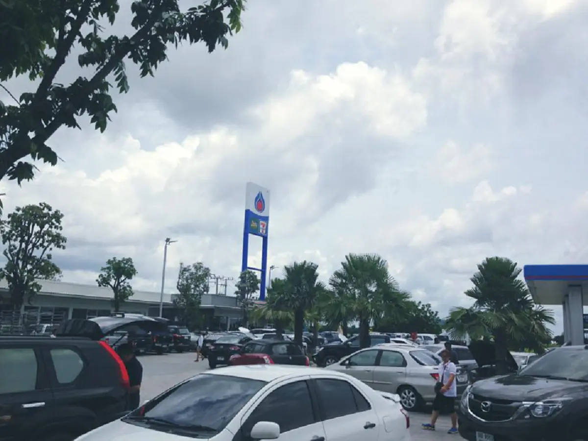 ไม่เชื่อก็ต้องเชื่อ !! ปั๊ม ปตท. ที่นครสวรรค์ แห่งนี้ ผู้เป็นเจ้าของก็คือพระเอกซุปตาร์ช่อง3 สาวๆเห็นแล้ว แทบอยากจะขับรถไปอุดหนุน !