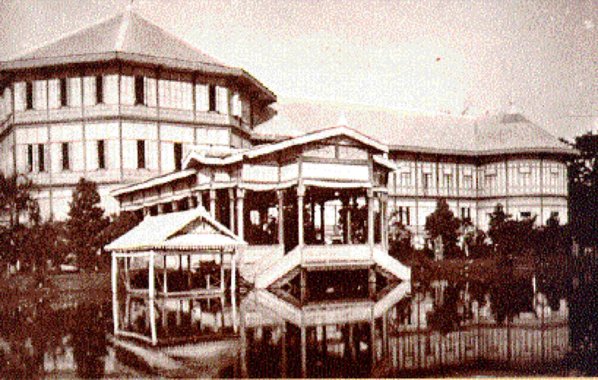 ล้ำค่าเหนือกาลเวลา!! ๓๑ สิงหาคม รัชกาลที่ ๕ เสด็จ ทรงวางศิลาฤกษ์ พระที่นั่งวิมานเมฆ พระที่นั่งถาวรองค์แรกในพระราชวังดุสิต #วันนี้ในอดีต !!