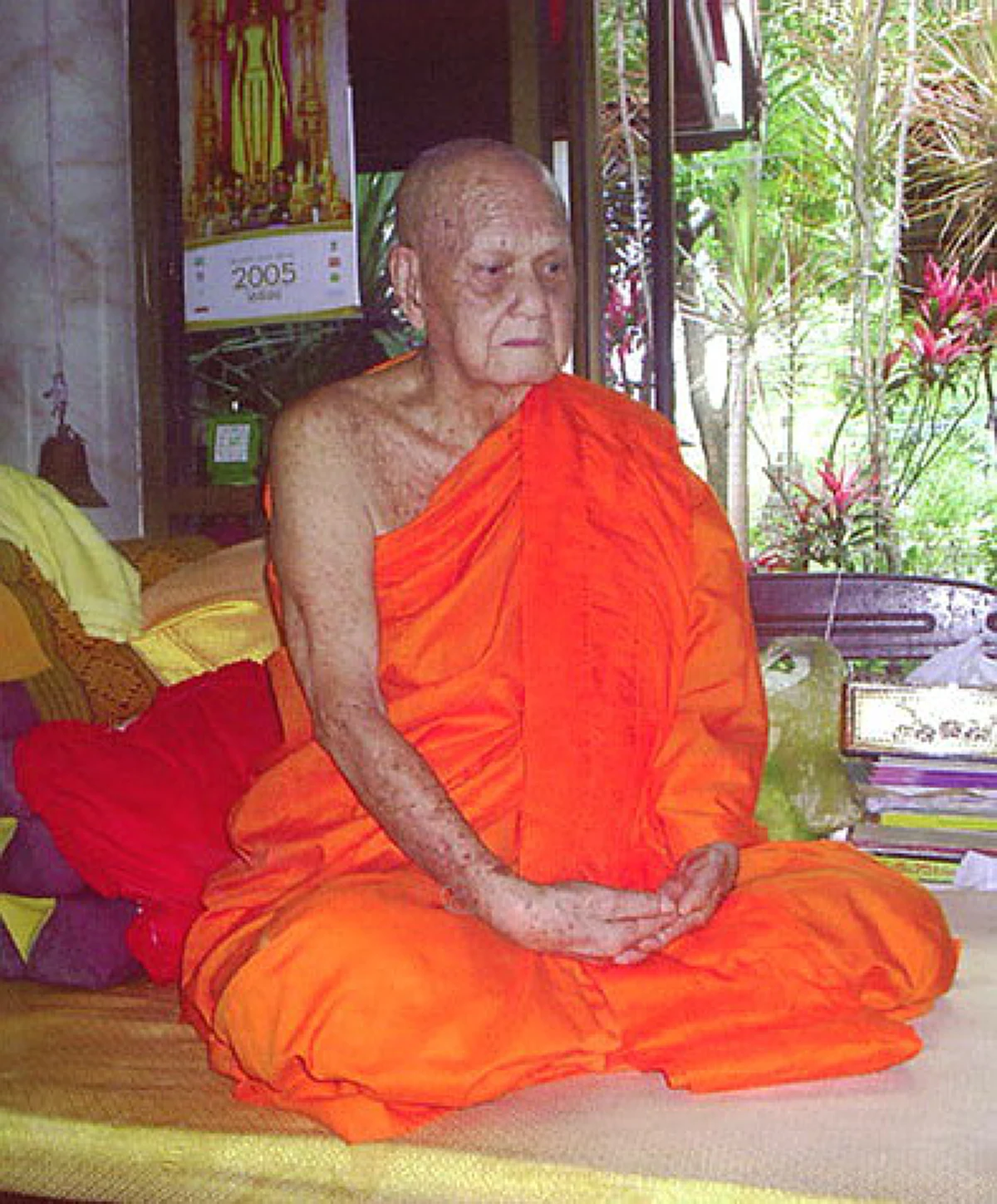 เทพเจ้าแห่งแดนดอกลำดวน!! เปิดประวัติ "หลวงปู่เครื่อง สุภัทโท" วัดสระกำแพงใหญ่ ศิษย์หลวงปู่มั่น อัศจรรย์..ละสังขาร ร่างไม่เน่าเปื่อย (คลิป)