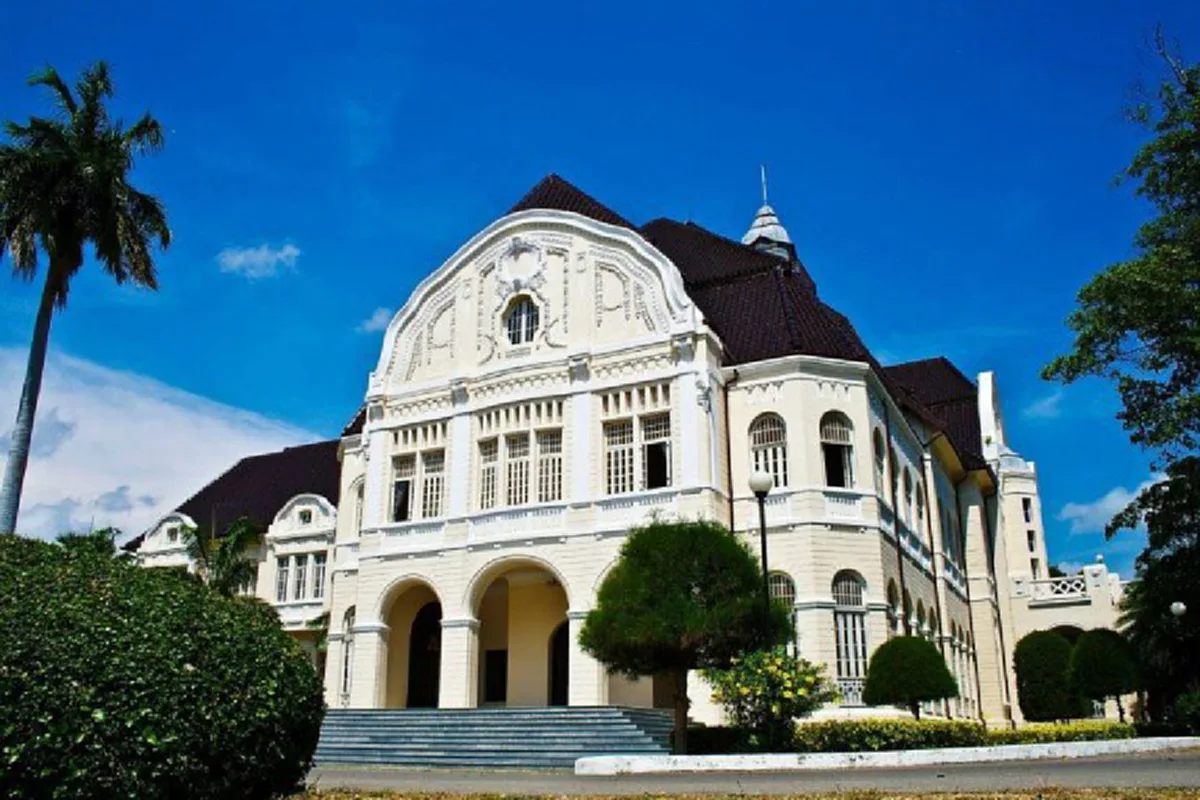 เป็นบุญตายิ่งนัก!! เปิดภาพ 10 อันดับพระราชวังที่สวยงามที่สุดในประเทศไทย(รายละเอียด)