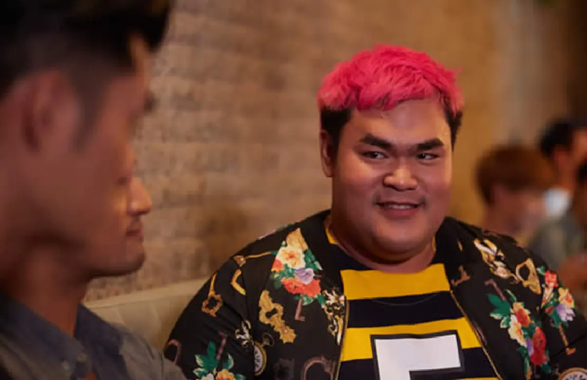 ใจหายวาบ "ปิงปอง ไดอารี่ตุ๊ดซี่ส์" เดินแบบอยู่ดีๆ รถกอล์ฟวิ่งสวนมา เฉียดตัวไปแค่เสี้ยว (คลิป)