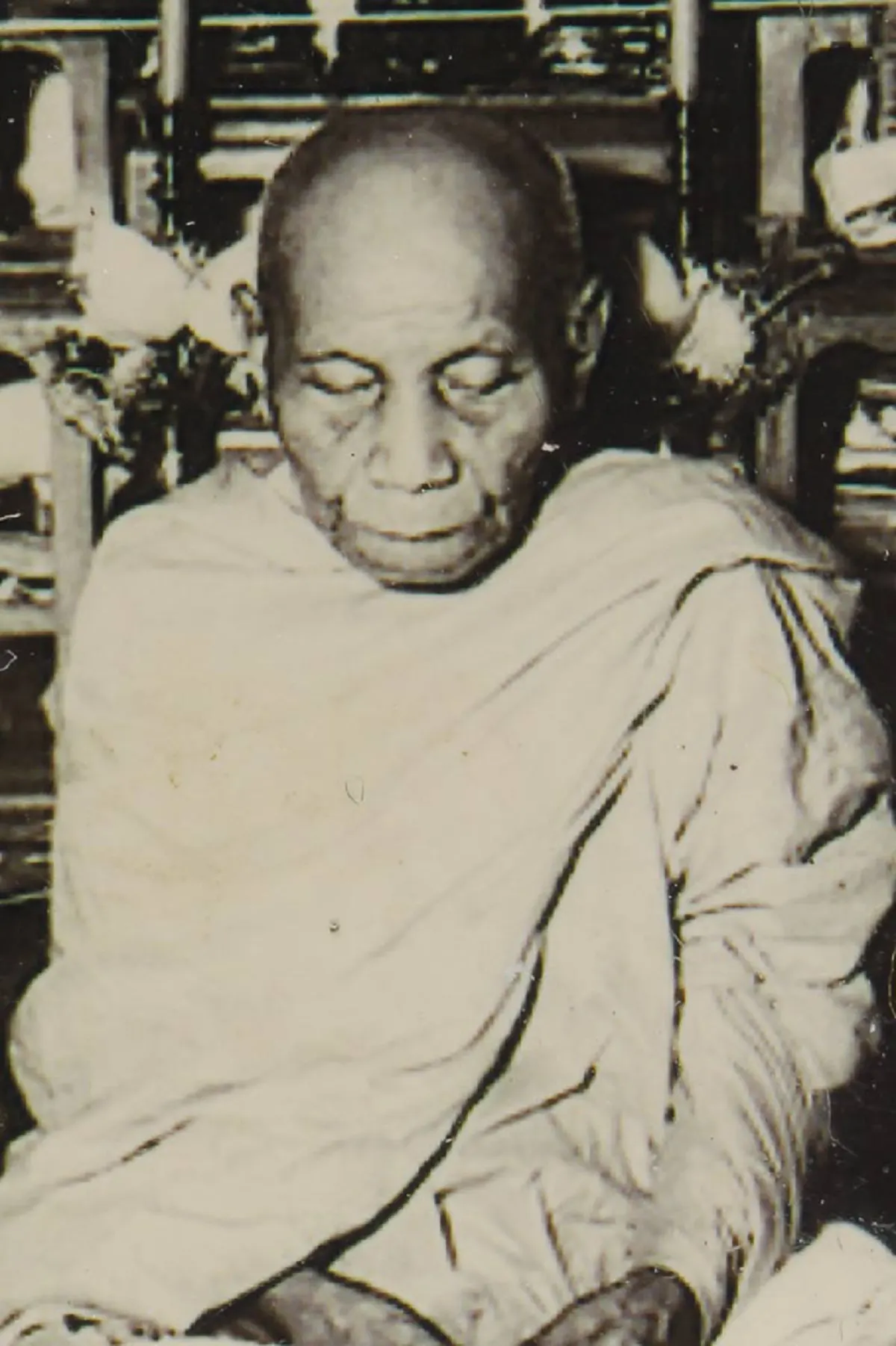 สาธุ!! พ่อท่านคล้ายวาจาสิทธิ์ แสดงอภินิหารห้ามฝน เมื่อฝนกำลังจะตก..แค่ท่านพูดเท่านั้น ฝนกลับตกแค่นอกวัด แต่ภายในวัดไม่มีฝนอย่างน่าอัศจรรย์!!