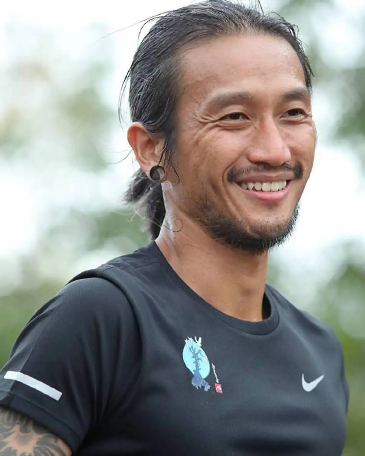 ภาพนี้ราคาหลายแสน...!!! ปิดประมูลรูปหายาก “ตูน บอดี้แสลม” สมัยวัยละอ่อน กับเรื่องเล่าวัยเด็กที่อ่านแล้วต้องยิ้มตาม!  (รายละเอียด)