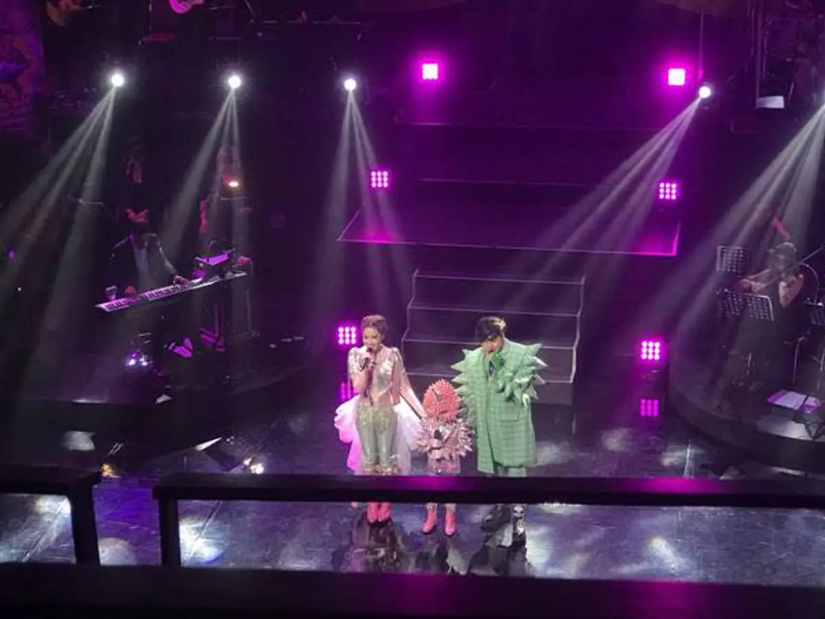 สองหน้ากากโพนี่ หน้ากากทุเรียนร้องเพลง