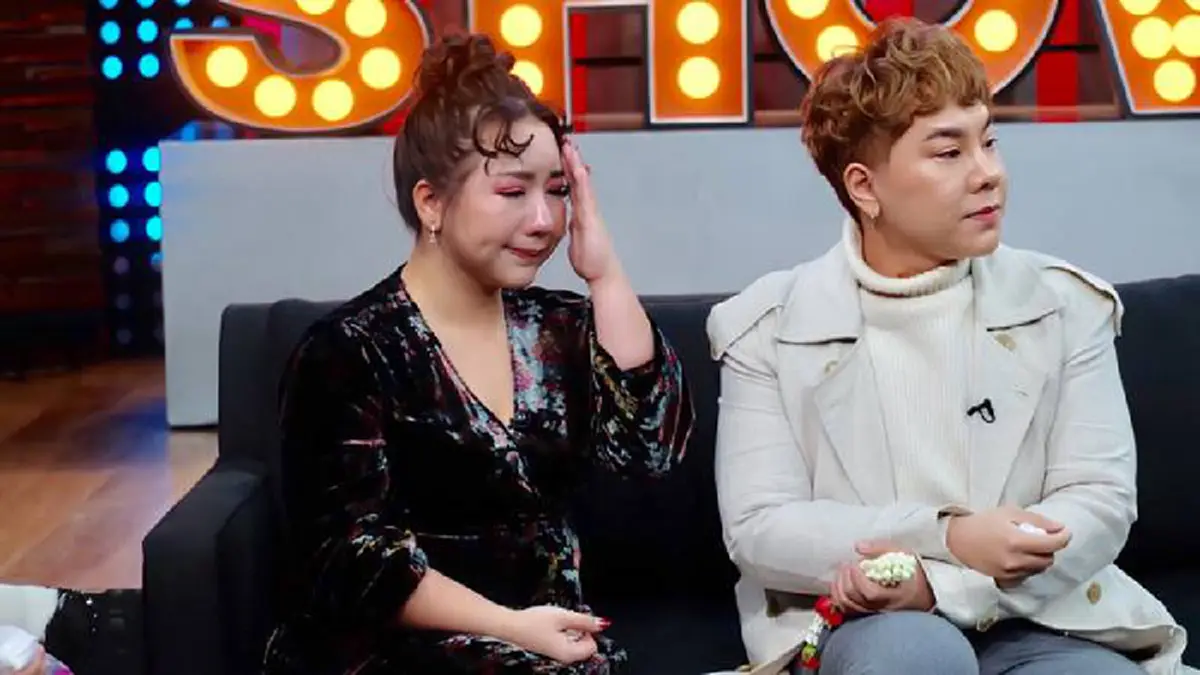 ยิ่งกว่า..พลิกชีวิต!!! "ดีเจบุ๊กโก๊ะ" พาน้องสาว เปิดโฉมหลังทุ่มเงินล้าน อัพหน้าใหม่ สุดทนหลั่งน้ำตา เจอแต่คนดูถูก จนคิดจะลาวงการ!? (มีคลิป)