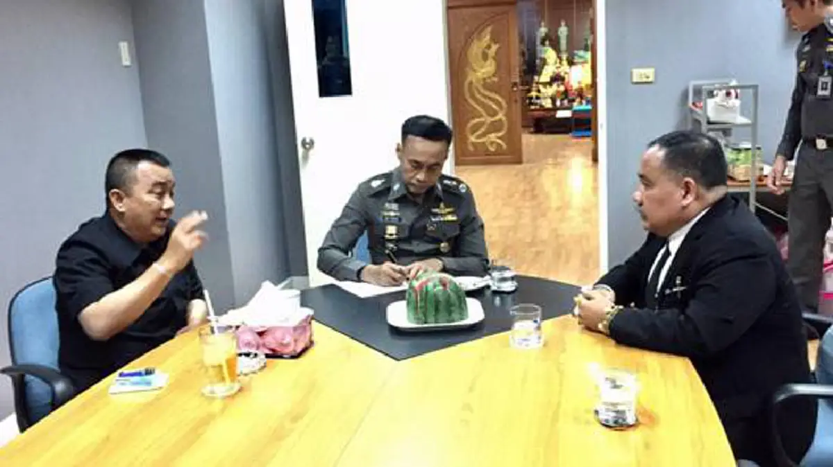 เดินหน้าชนอิทธิพล!! ทนายสงกานต์งัดหลักฐานเด็ดมัดคนแทงหัว "น้องปอนด์" ศรีวราห์จ่อลุยพื้นที่กวาดล้างแก๊งโฉดกำชับโอนกองปราบคุมคดี!!?!!