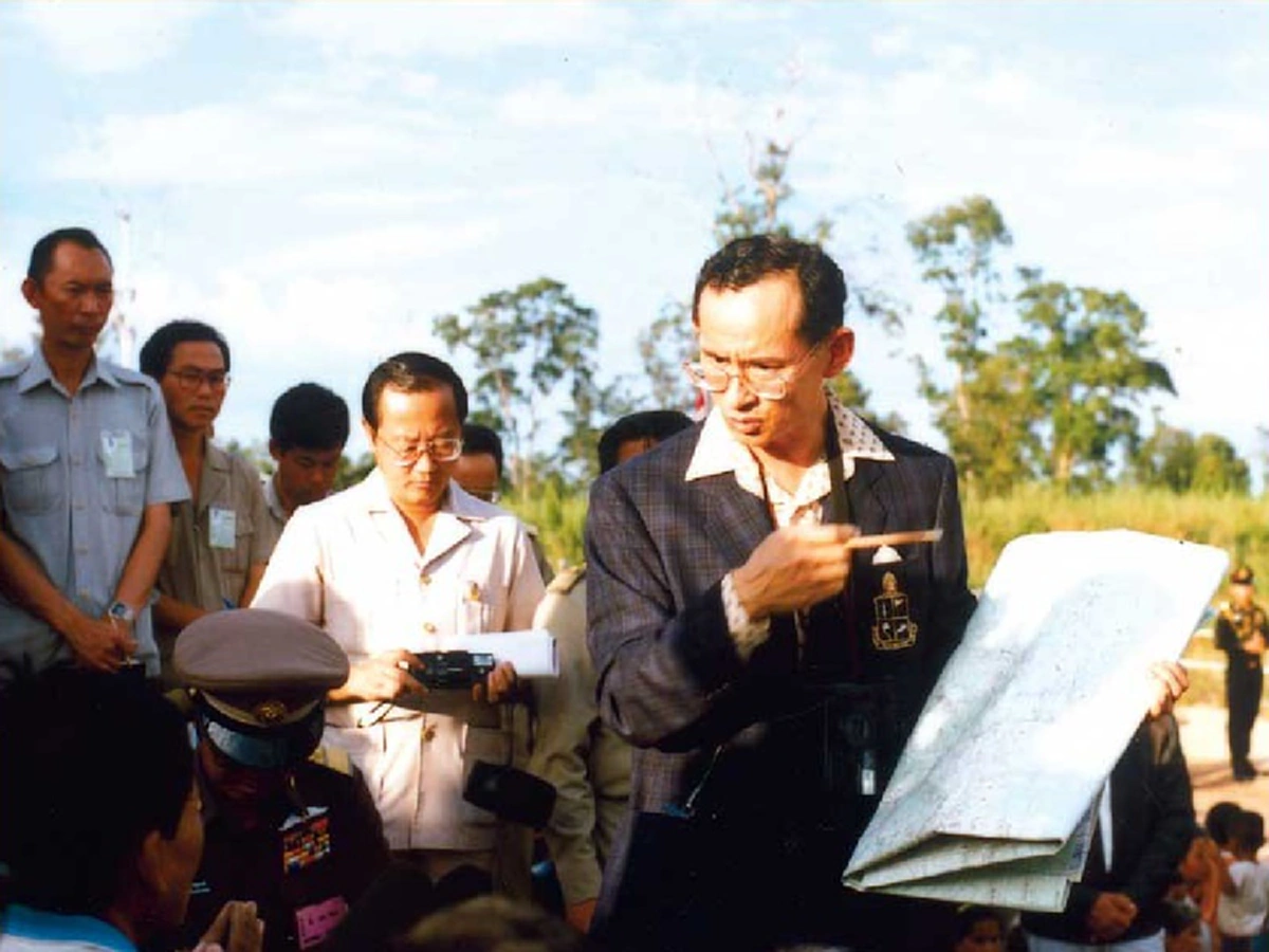 พรข้อเดียวของในหลวง!! เรื่องเล่าจาก "ดร.สุเมธ" ขอพระราชทานพรวันเกิดจาก "ในหลวง" เผย..พระราชดำรัสที่ทำให้ไม่กล้าคิดถึงคำว่า "เกษียณ" อีกเลย!!
