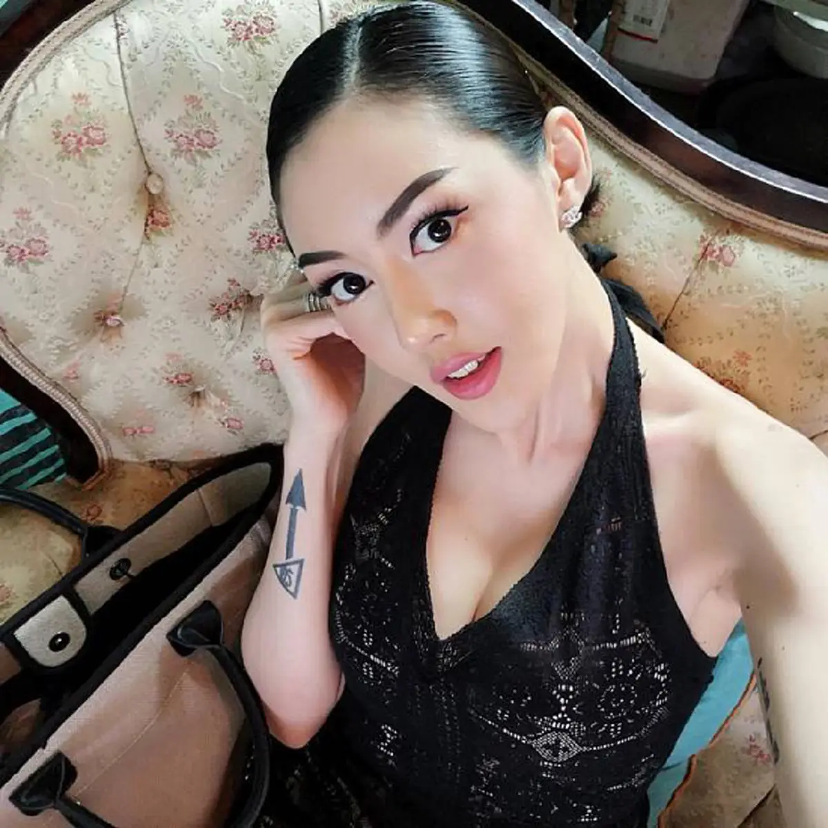 เดือดระอุ "แตงโม นิดา" ทนไม่ไหว ถาม "เอิร์ก" ไม่รู้สึกอะไรบ้างหรอ ลงรูปคู่ "เก๋ กันยกร" หวังสยบขัดแย้ง