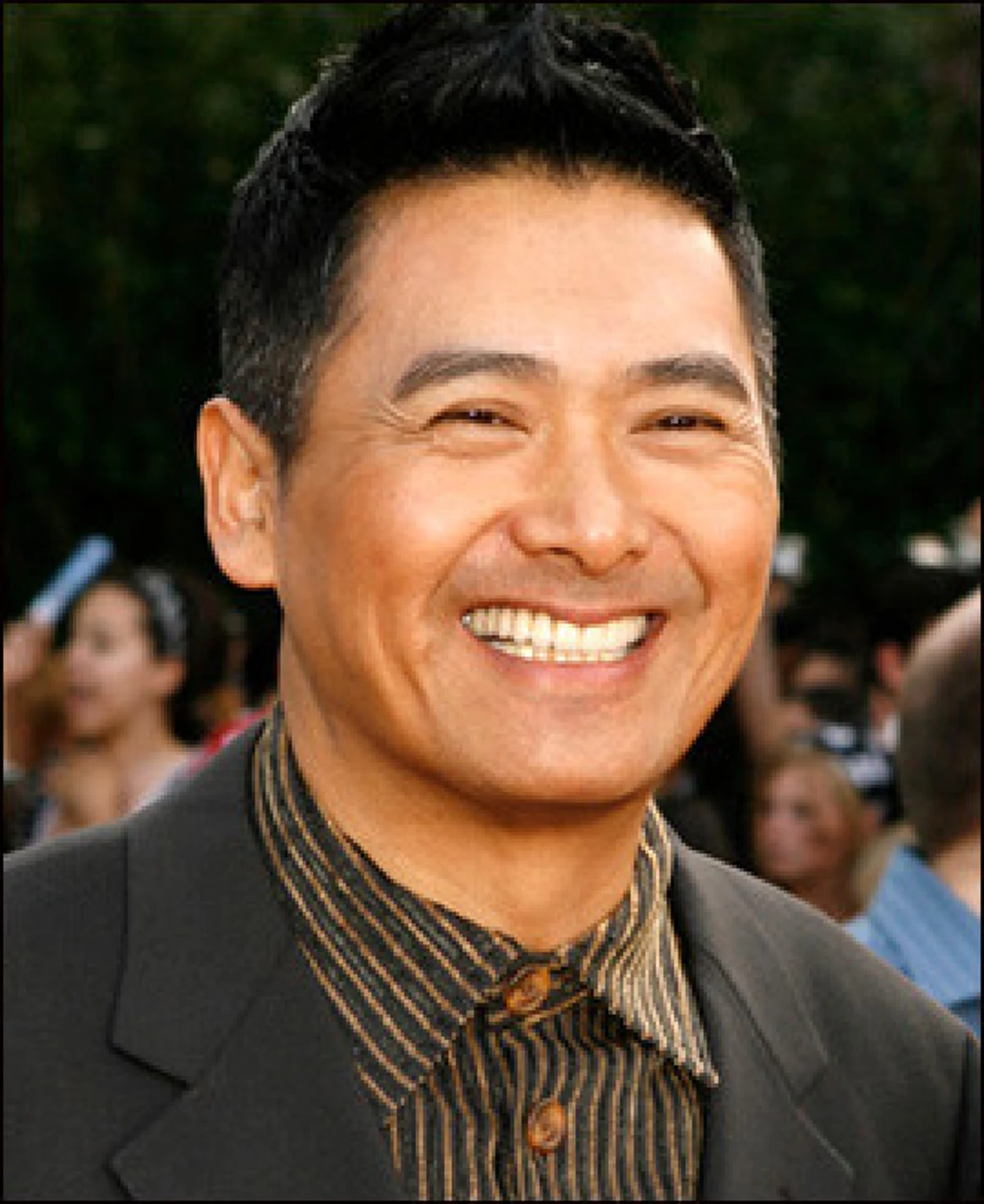 ชื่นชม!"โจวเหวินฟะ"ซุปตาร์รวยเป็นหมื่น ๆ ล้าน แต่สมถะไม่เปลี่ยนแปลง ตั้งใจยกทรัพย์สินเพื่อการกุศล