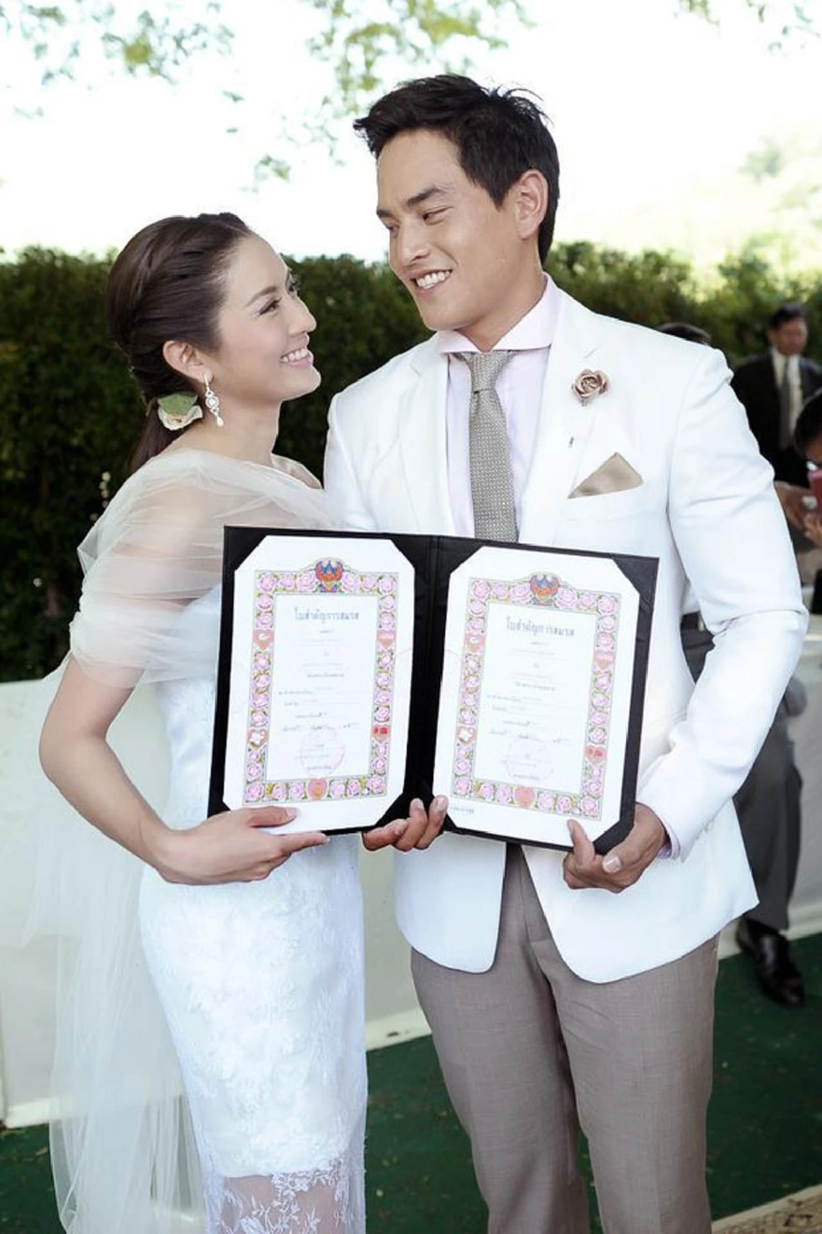 ชาวเน็ตกระหน่ำด่ารัวๆ!!! “สงกรานต์ เตชะณรงค์” หลังออกมาเคลื่อนไหวในไอจี!?!