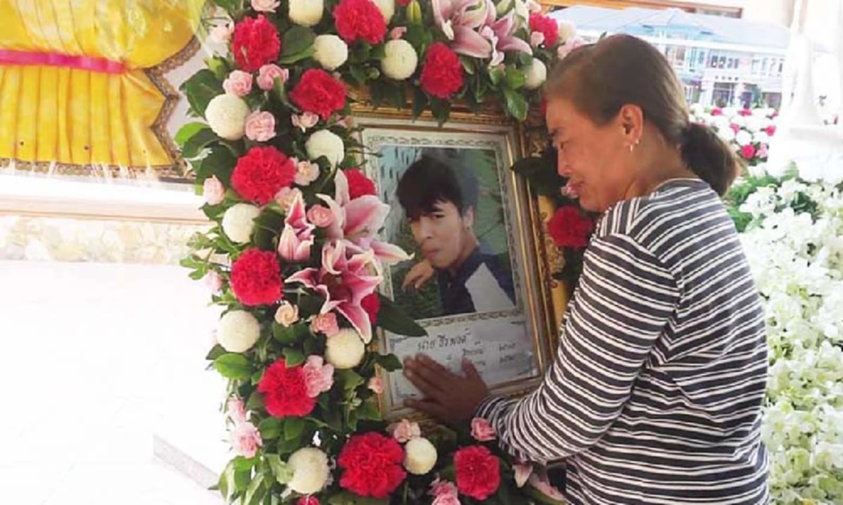 ฟังชัดๆ...เปิดใจ!!! "รอง ผกก." พ่อโจ๋มือสังหาร "น้องปอนด์" หลังถูกครหาเส้นใหญ่ มีอิทธิพลอาจทำให้ลูกรอดคดี !!?? (มีคลิป)