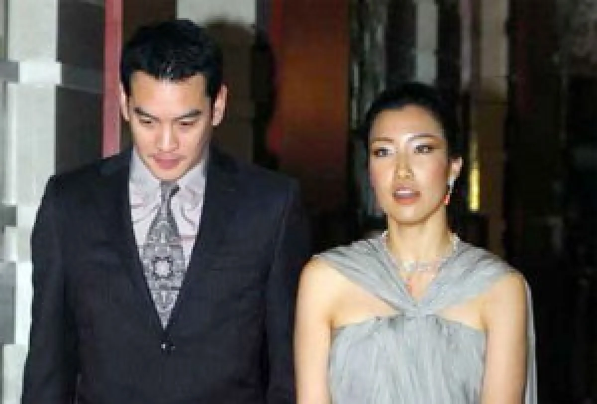 ย้อนเส้นทางรัก !! เพลย์บอยตัวพ่อของวงการ "ชาคริต แย้มนาม" ก่อนประกาศแต่งงานสายฟ้าฟาดกับสาวออฟฟิศนอกวงการ !!??