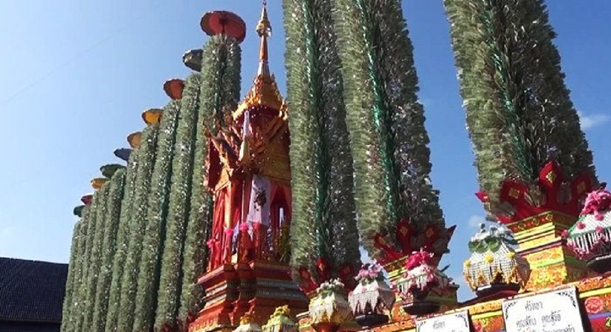 ที่สุดแห่งความฮือฮา !!! ประชาชน และชาวเขาจากทั่วประเทศ ร่วมบุญ...ต้นเงินกฐินสูงเท่าตึก ๓ ชั้น !!! เด่นสง่าบนเรือสุพรรณหงส์ !!!