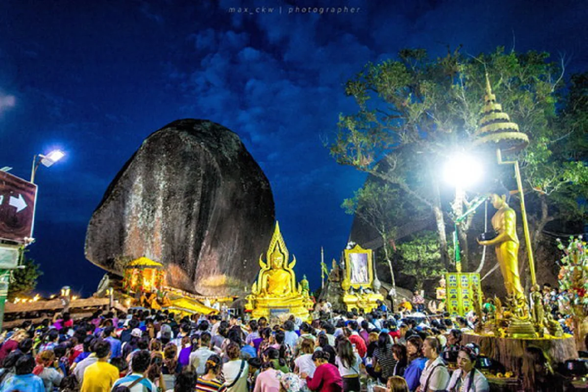 สู่ยอดเขาสูง!! เปิดกำหนดการ ประเพณี นมัสการรอยพระพุทธบาทพลวง "เขาคิชฌกูฏ" 17 มกราคม - 17 มีนาคม 2561 !?! (รายละเอียด)