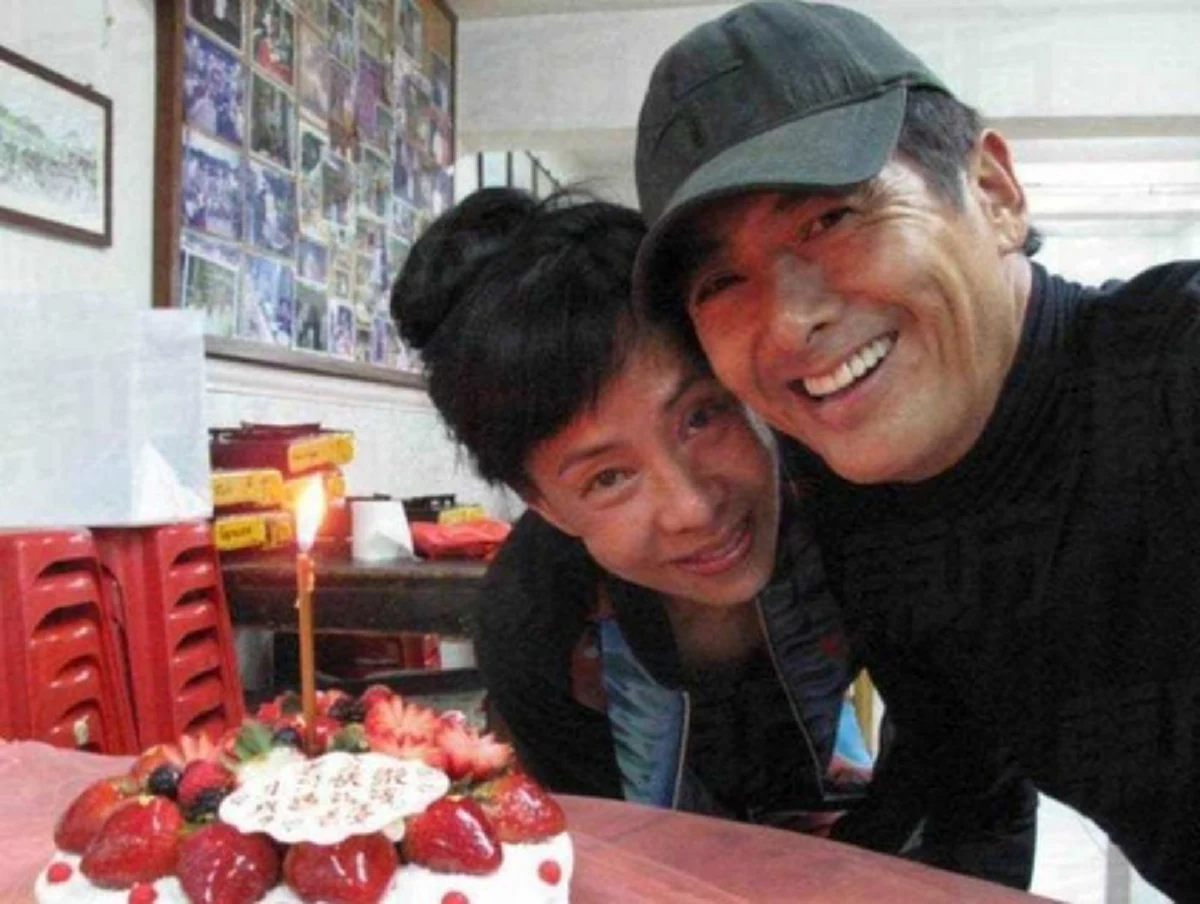 นักแสดงรุ่นใหญ่ "โจวเหวินฟะ" เผยอยากมีชีวิตเรียบง่าย เตรียมยกสมบัติ 2 หมื่นลบ.ให้การกุศล ขอใช้เดือนละ 3 พันพอ!