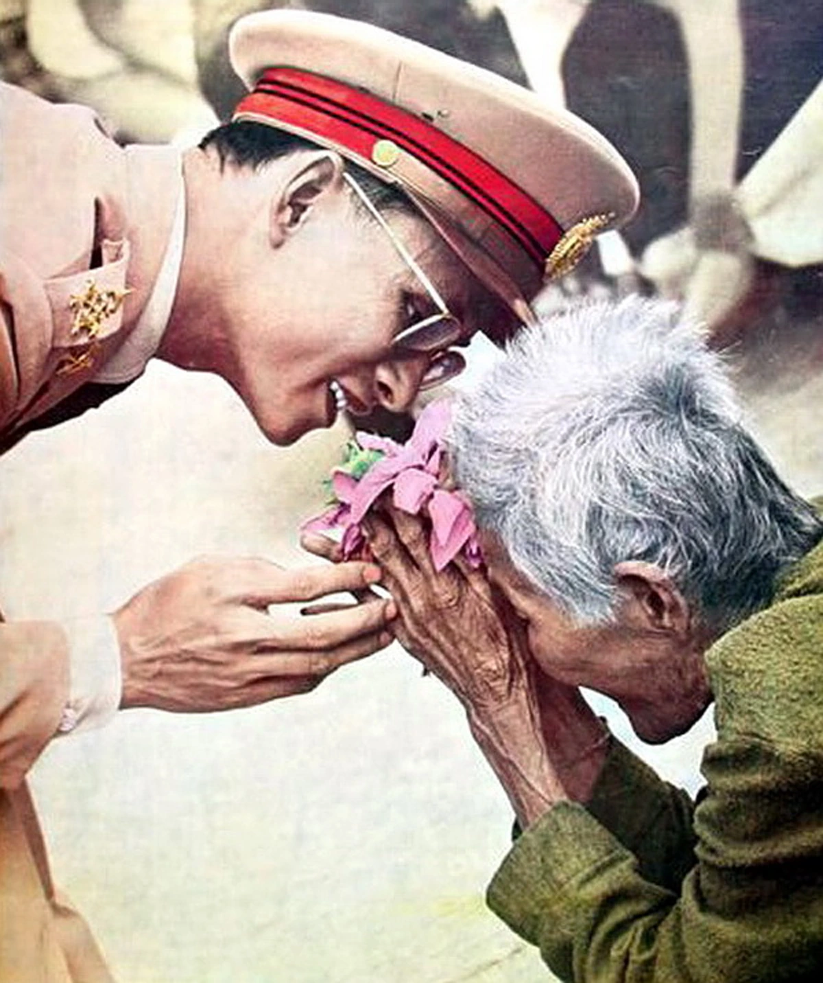 คิดถึงสุดหัวใจ...วันที่ ๙ เดือน ๙ ย้อนอ่าน ๙ คำสอนของพ่อหลวงรัชกาลที่ ๙ ที่จะคงอยู่ในใจของลูกหลานปวงชนชาวไทยไปตลอดกาล