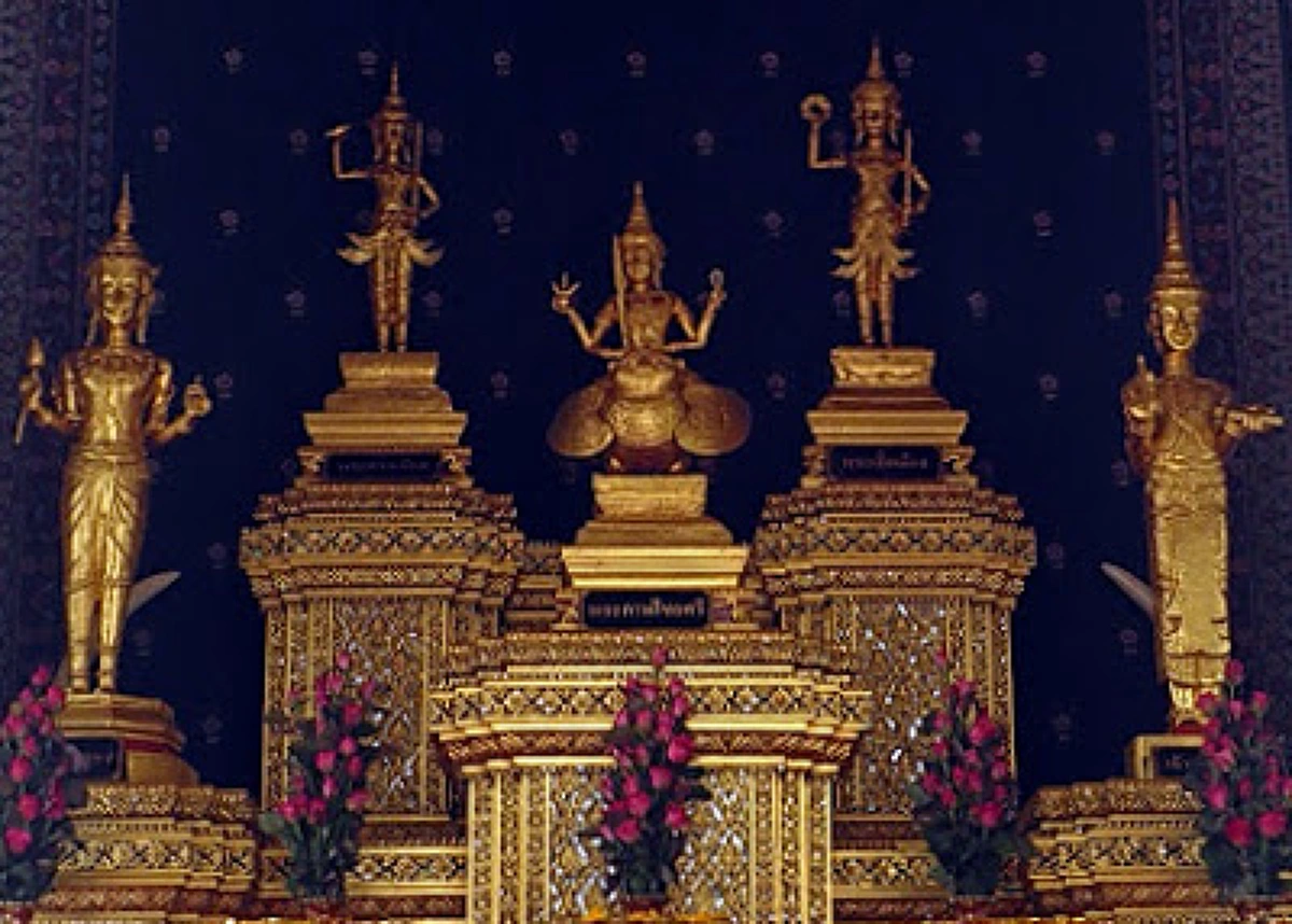 ครบรอบ235ปี 21เมย.วันสถาปนากรุงเทพฯ ไขปริศนา!!  เหตุใด "เสาหลักเมือง" กรุงเทพมหานคร จึงมีสองต้น!!