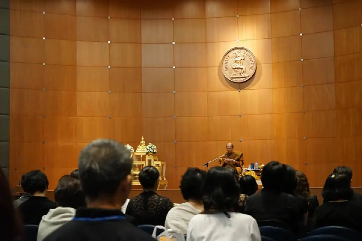 ข้ามพ้นกรอบศาสนา!! พระอาจารย์อารยวังโส ภิกษุไทยผู้ถูกยกให้เป็น "กูรูจี" ของชาวอินเดีย.."เพราะความรู้ที่บริสุทธิ์นั่นแหละคือพุทธศาสนา!"