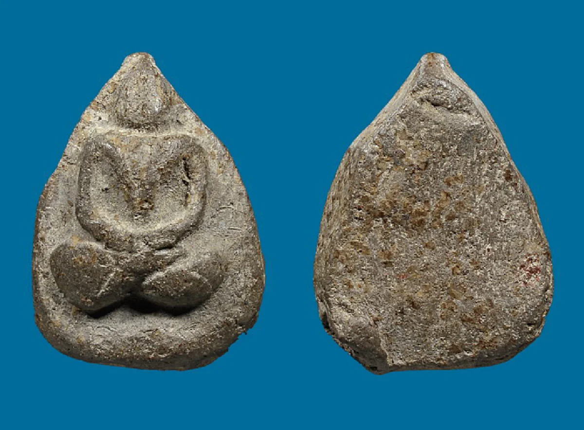 สองเกจิดังอยุธยา..หยอกล้อกันเล่นด้วยพลังอำนาจจิต..เรือ "หลวงพ่อปั้น"พายไม่ไป..จึงตอบโต้ด้วยการไม่ให้ "หลวงพ่อสุ่น"ตำหมากได้..