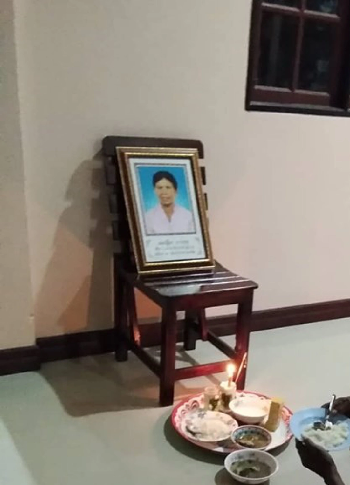 หลานชายเผยภาพ ตานั่งกินข้าวกับรูปยายทุกวัน