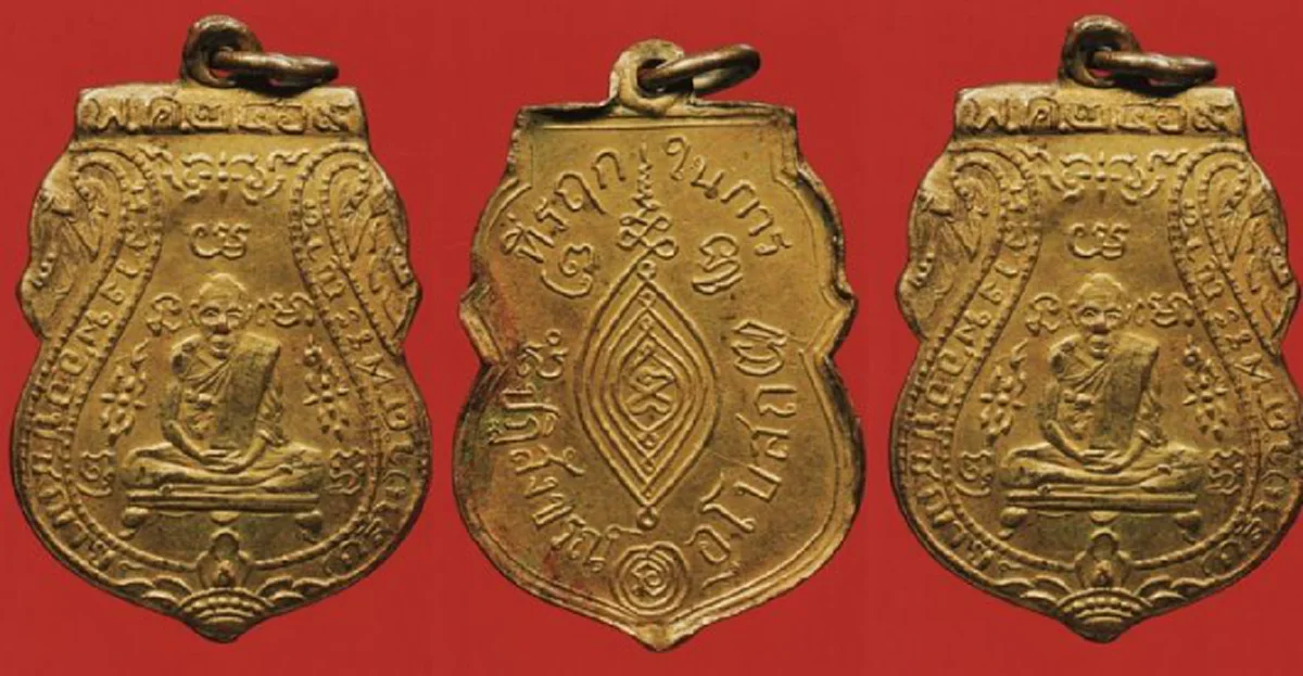 เมตตาสูงล้น.. "หลวงพ่อกลั่น" คุยกับสัตว์อย่างเข้าใจ เพียงแค่ใช้สายตามอง แม้ออกบิณฑบาต ยังตามกันเป็นฝูง จนแทบมองไม่เห็นท่าน..