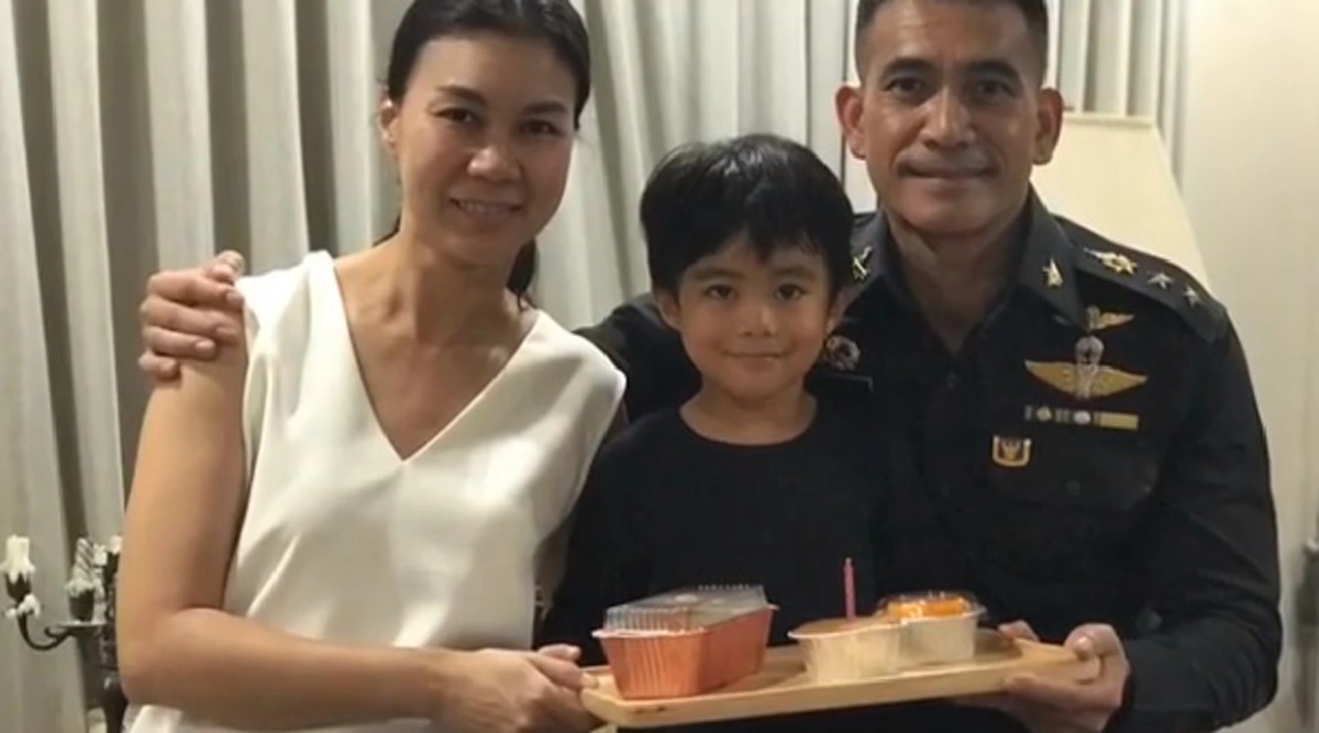 น่ายินดียิ่ง "ผู้พันเบิร์ด" โพสต์วันเกิดมีแต่ข่าวดีๆ กราบเท้าพ่อสุดอบอุ่น รับข่าวสำคัญได้เลือนชั้นยศ "พันเอกพิเศษ"