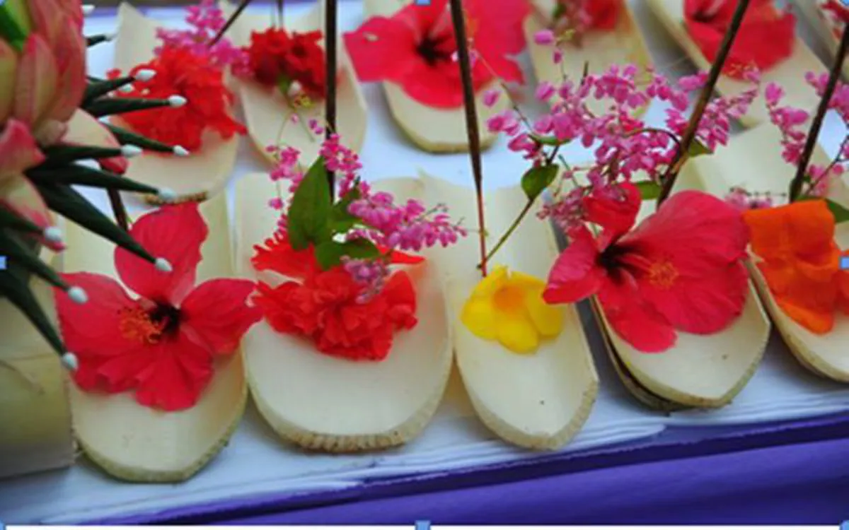 "แมน การิน" แนะวิธีใส่ดอกไม้ในกระทงให้มีแต่คนเปย์ไมโดนเท ตามความเชื่อโบราณ