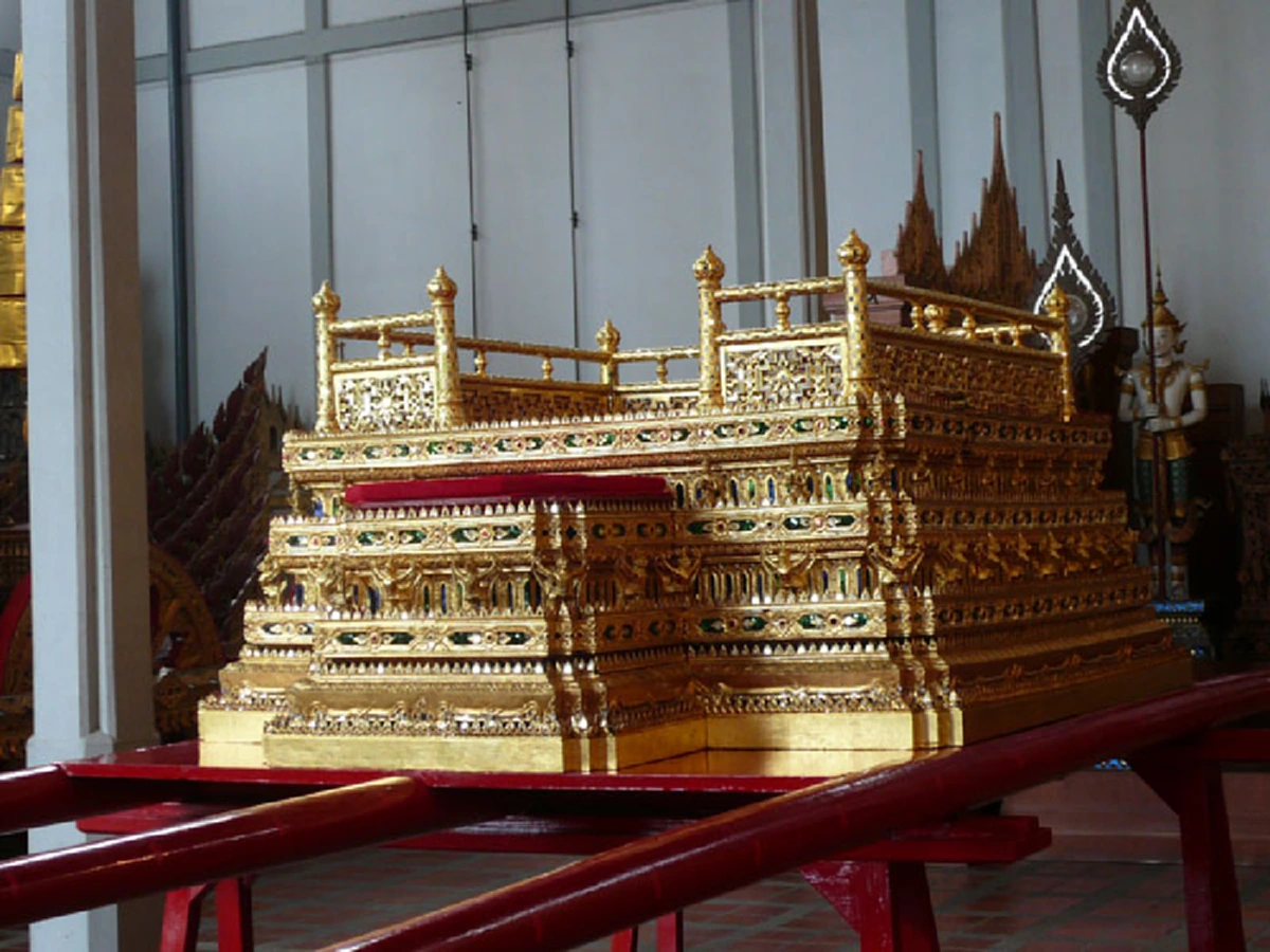 น้ำตาท่วมแผ่นดิน!! เผยที่มา "พระยานมาศสามลำคาน" ที่ใช้อันเชิญพระบรมศพ พ่อหลวงรัชกาลที่ ๙ ในวันงานพระราชพิธีถวายพระเพลิงพระบรมศพ (ชมคลิป) !!