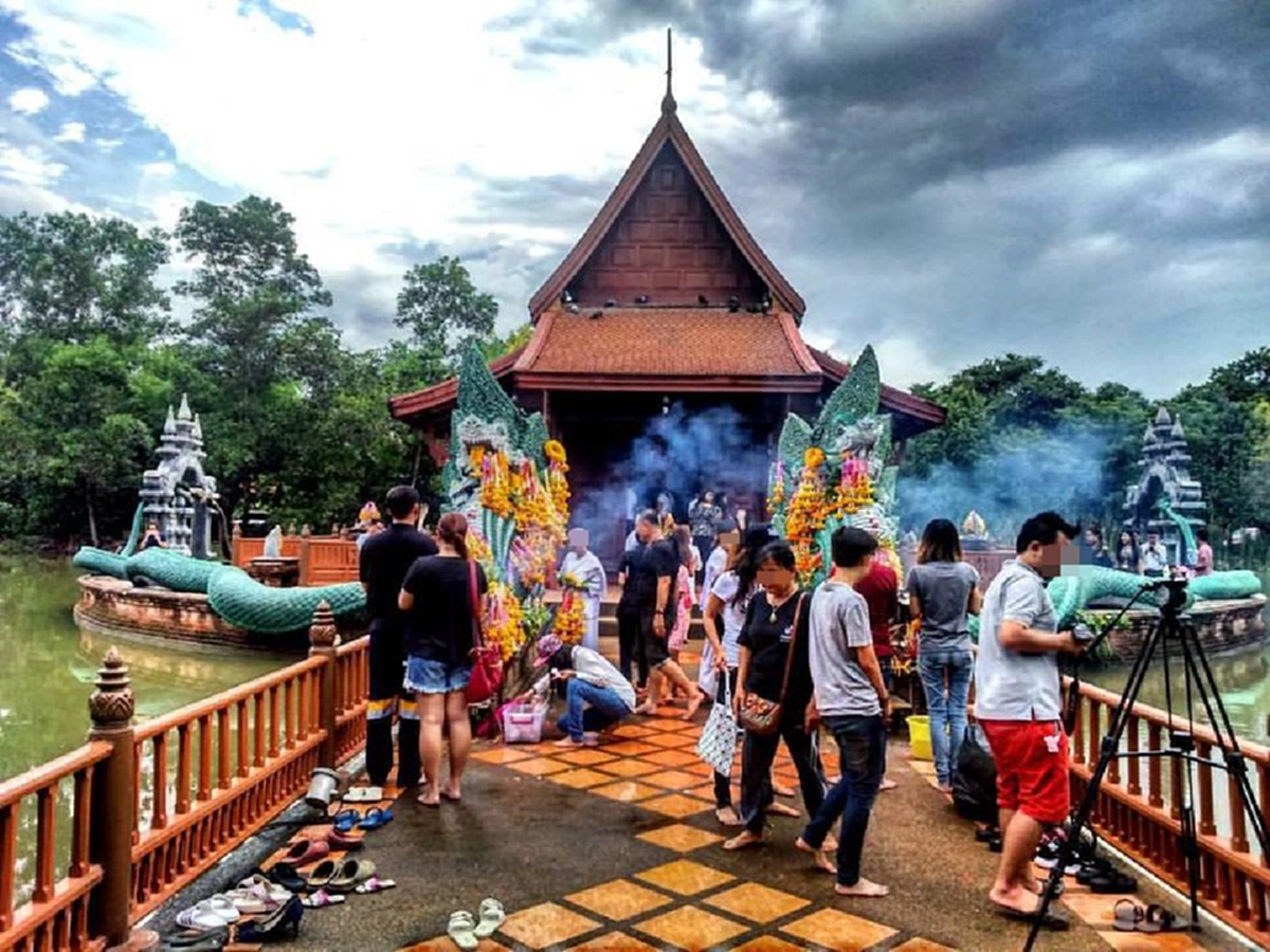 คำชะโนด ๒ ฮือฮา ..งวดนี้ห้ามพลาด!!แห่ส่องเลขเด็ด "แก้บนคำชะโนด ๒" หลังชาวไปแก้บน ตะลึง! เลขเด็ดโผล่ให้เห็นขันน้ำมนต์ งวด ๑ ธ.ค. นี้ มีลุ้นรั