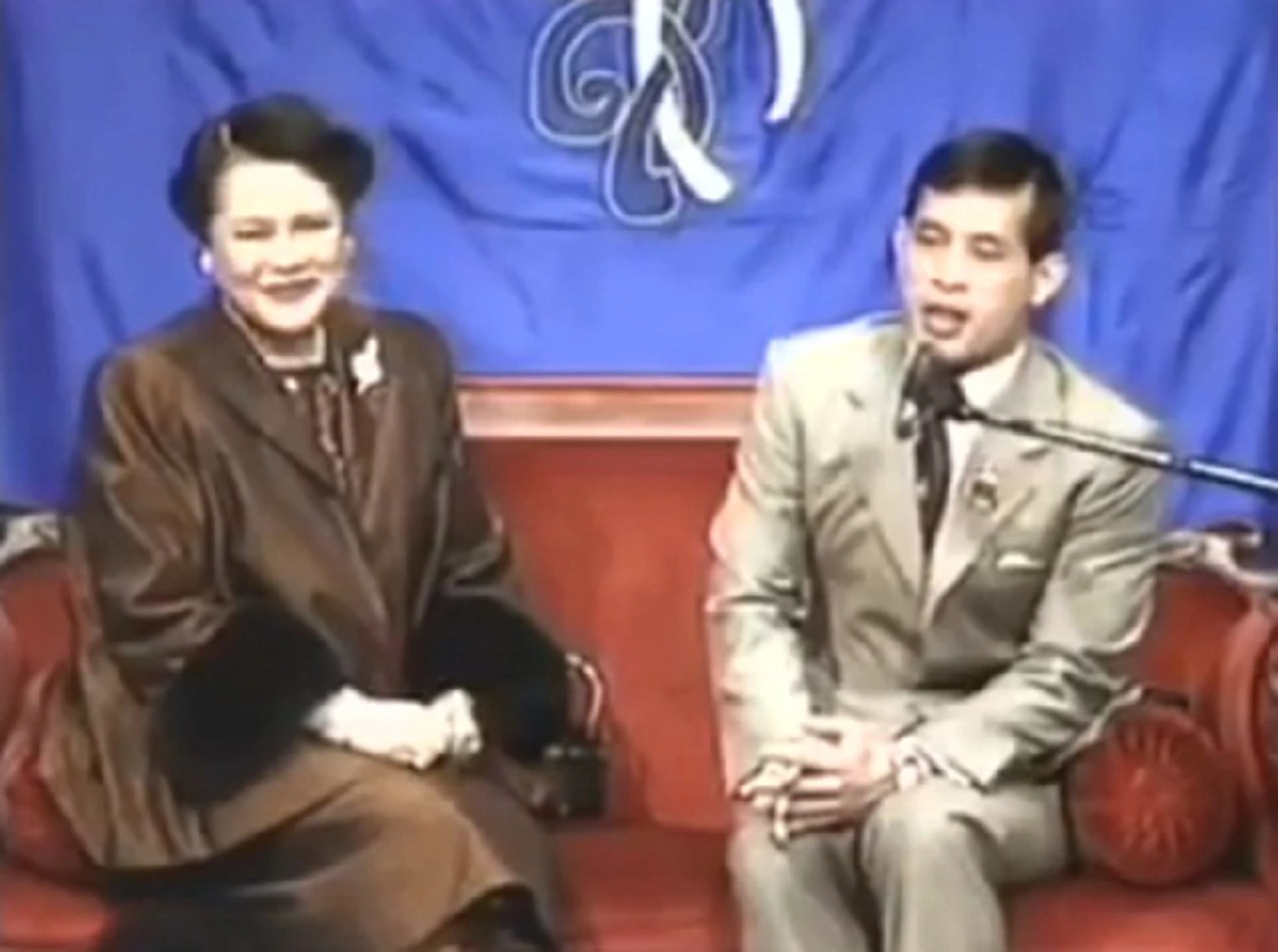 ข้าพเจ้าไม่ใช่คนพูดเก่งนัก...ย้อนวันวาน คลิปในหลวงร.10 ตรัสกับคนไทย ครั้งเสด็จเยือนสหรัฐฯ ทำเอาสมเด็จแม่แย้มพระสรวลออกมาทันที