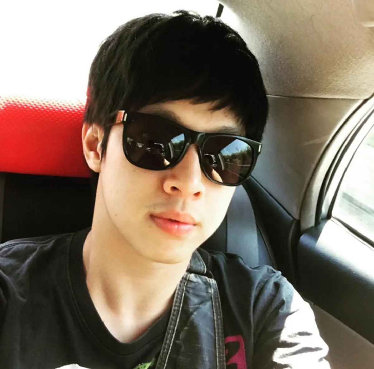 ขยี้ตาพัง !! จำเขาได้ไหม  "กั๊ก เล้าโลม" นักร้องขวัญใจวัยโจ๋ เมื่อ10 กว่าปีที่แล้ว  เปลี่ยนไปขนาดไหน (มีภาพ)