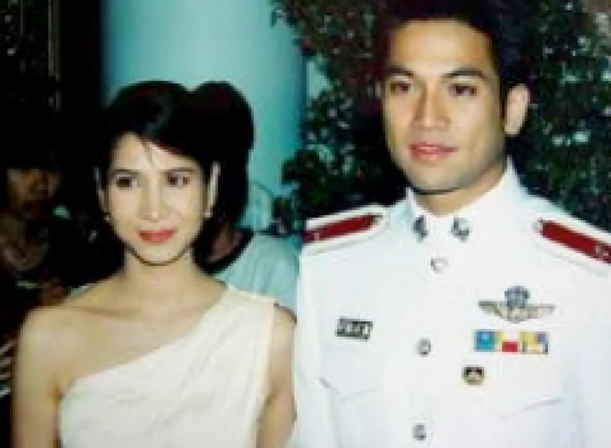 ย้อนดูไทม์ไลน์ เส้นทางรัก "หมิว-ก้อง" หวานอมขมกลืนนาน 16 ปี ก่อนปิดฉากรัก สะท้านวงการบันเทิง!!