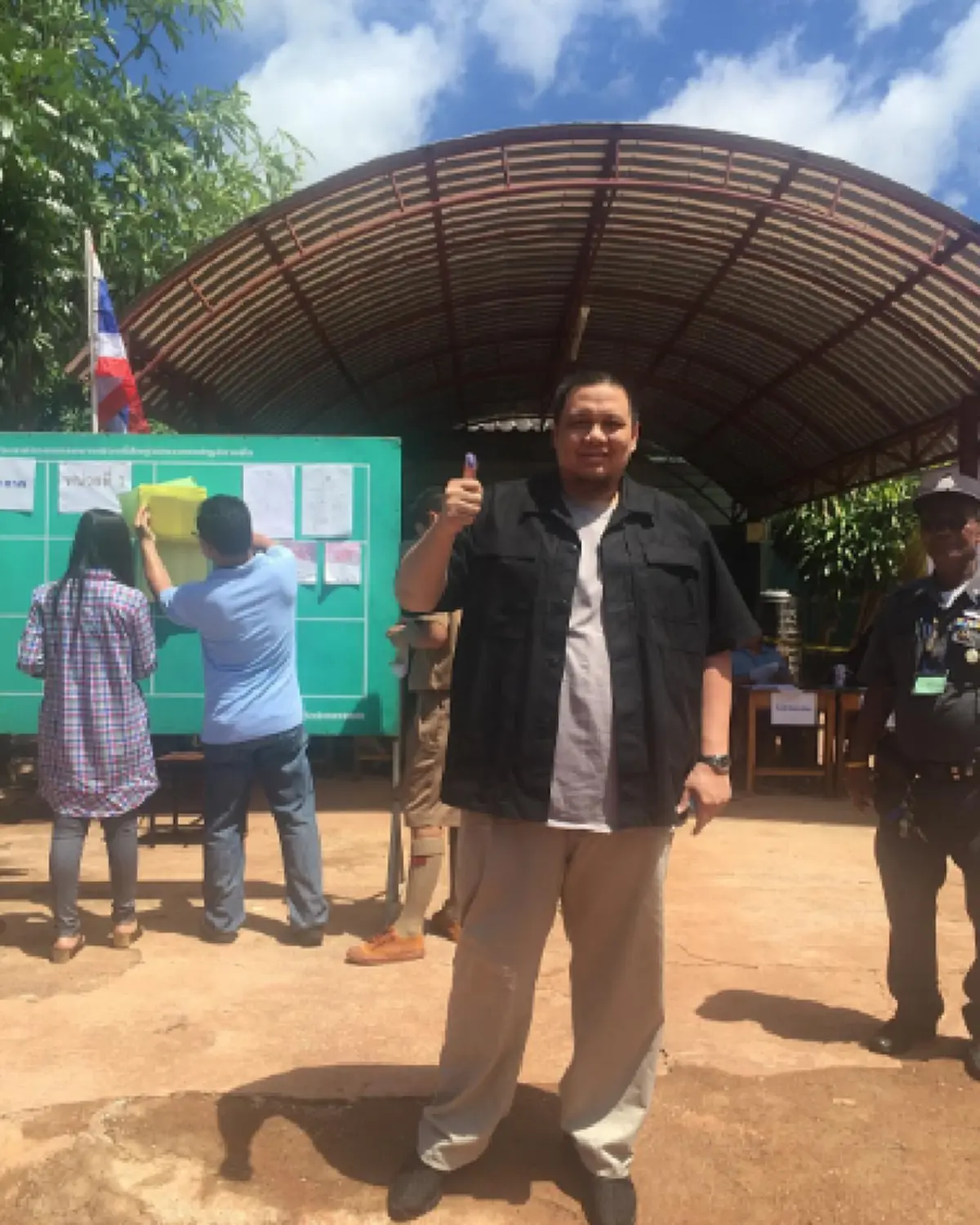 ไซซะนะแค่ผึ้ง 1 รัง!! ผู้การปส.เผย ตามเครือข่ายคนบงการไซซะนะ อึ้งใช้ไทยเป็นฐานส่งยาไป ต่างประเทศและมีรถหรูกว่า 20 คัน ต้องยึดให้หมด!!